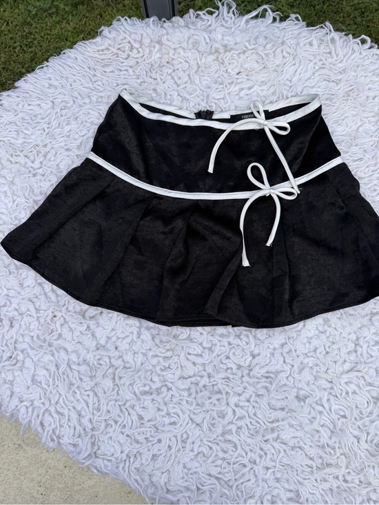 Forever 21 Dresses & Skirts - Forever 21 Black Skater Mini Skirt with White Trim